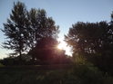 Zvedající se Slunce nad Kyjovkou u Lužice.